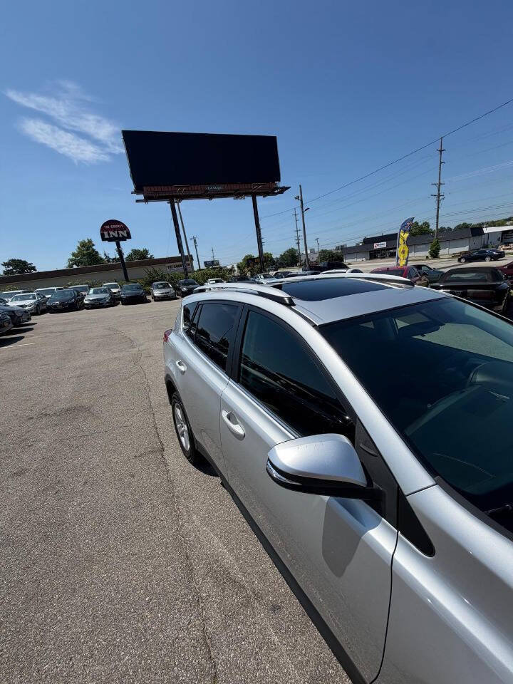 Used 2013 Toyota RAV4 XLE AWD/4WD image 45