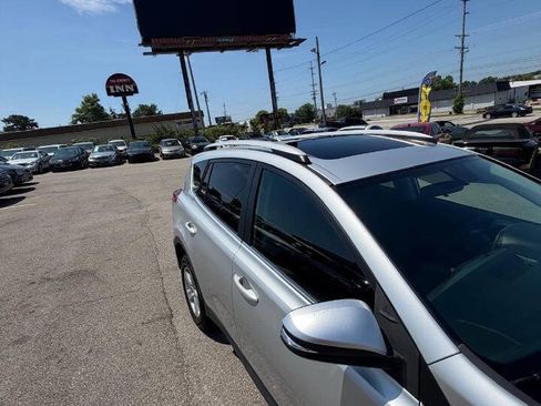 Used 2013 Toyota RAV4 XLE AWD/4WD image 45