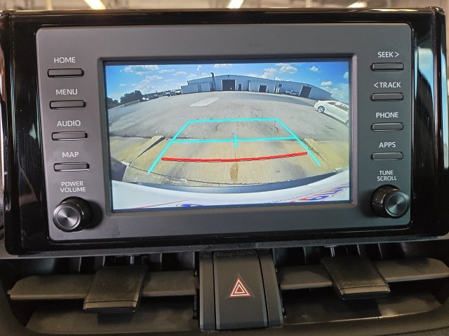 Used 2019 Toyota RAV4 LE FWD image 17