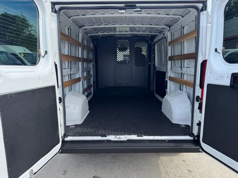 Used 2025 RAM ProMaster 2500 w/ U-Haul Equipment Group FWD image 31