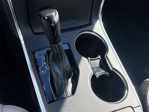 Used 2016 Toyota Camry SE image 18