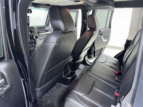 Used 2016 Jeep Wrangler Unlimited Rubicon AWD/4WD image 20