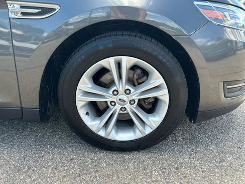 Used 2018 Ford Taurus SEL w/ Equipment Group 201A AWD/4WD image 29