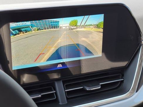 New 2026 Chevrolet Trax LT w/ Sunroof Package FWD image 21