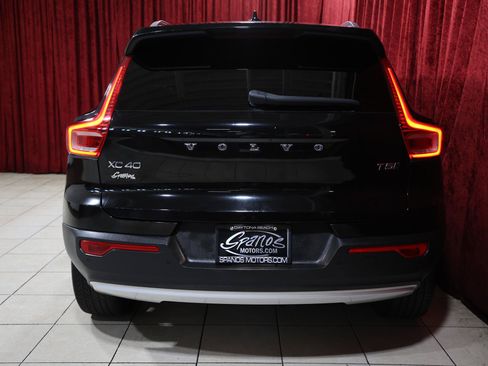 Used 2019 Volvo XC40 T5 Momentum AWD/4WD image 9
