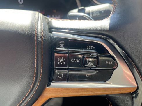 Used 2023 Jeep Grand Cherokee L Summit image 34