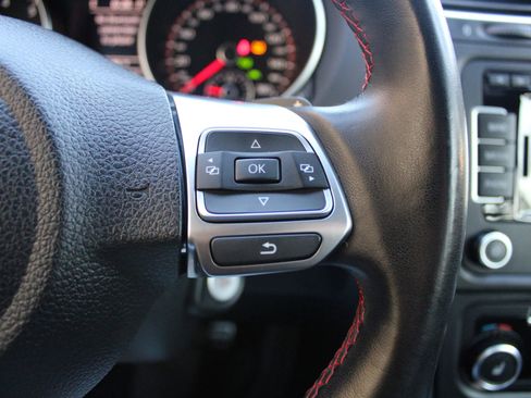 Used 2012 Volkswagen GTI 4-Door image 11