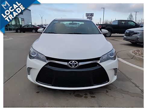 Used 2015 Toyota Camry XSE image 3