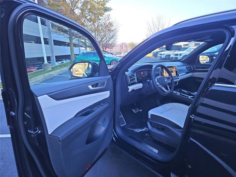 New 2026 Volkswagen Atlas Cross Sport SEL Premium R-Line image 11