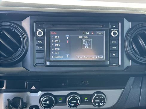 Used 2018 Toyota Tacoma SR image 16