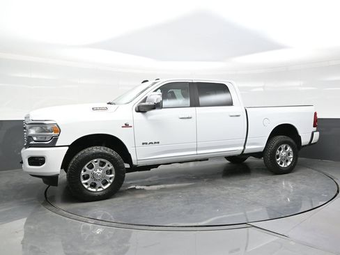 Used 2023 RAM 2500 Laramie AWD/4WD image 3