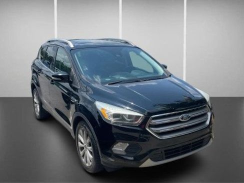 Used 2017 Ford Escape Titanium w/ Equipment Group 301A FWD image 2