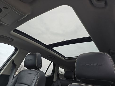 Used 2019 GMC Terrain Denali w/ Advanced Safety Package image 3