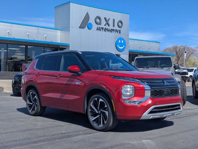 Used 2025 Mitsubishi Outlander 4WD Plug-In Hybrid
