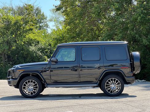 Used 2022 Mercedes-Benz G 550 image 2