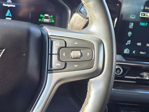 Used 2025 Chevrolet Silverado 1500 LT AWD/4WD image 18