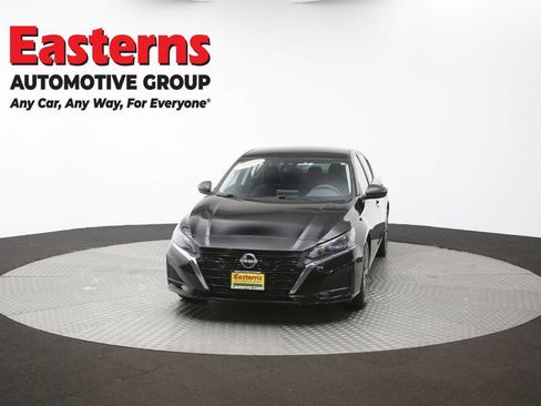 Used 2025 Nissan Altima 2.5 SV FWD image 51