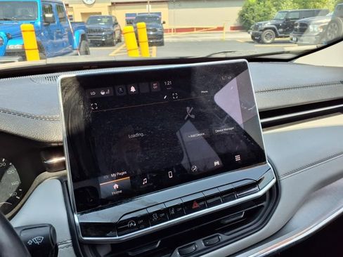 Used 2022 Jeep Compass Limited image 28