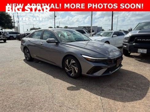 Used 2024 Hyundai Elantra Limited FWD image 1