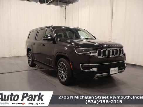 Certified 2024 Jeep Wagoneer L Series II w/ Flexible Seating Group image 1