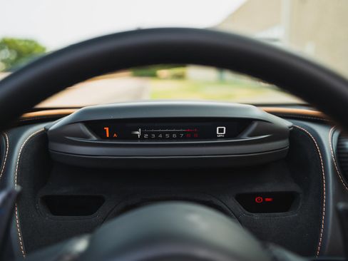 Used 2022 McLaren 765LT RWD image 32