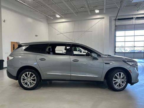 Used 2023 Buick Enclave Essence w/ Experience Buick Package image 5