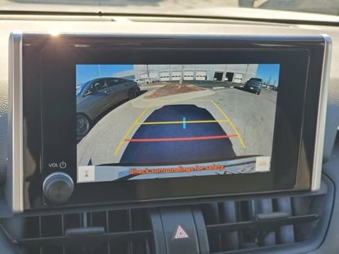 Used 2023 Toyota RAV4 XLE image 28