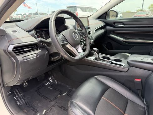 Certified 2022 Nissan Altima 2.5 SR FWD image 2