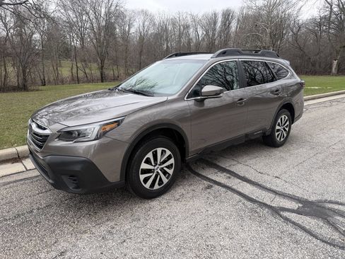 Used 2022 Subaru Outback Premium image 1