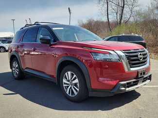 Used 2023 Nissan Pathfinder SL w/ Cargo Package video 3