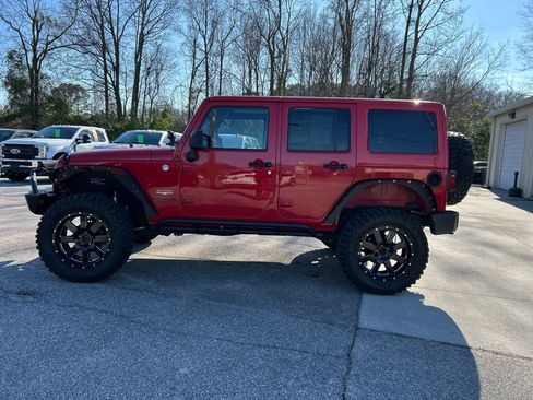 Used 2014 Jeep Wrangler Unlimited Sahara image 14