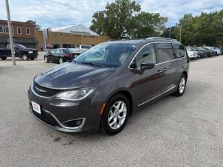 Used 2020 Chrysler Pacifica Touring-L Plus w/ Tire & Wheel Group FWD video 1