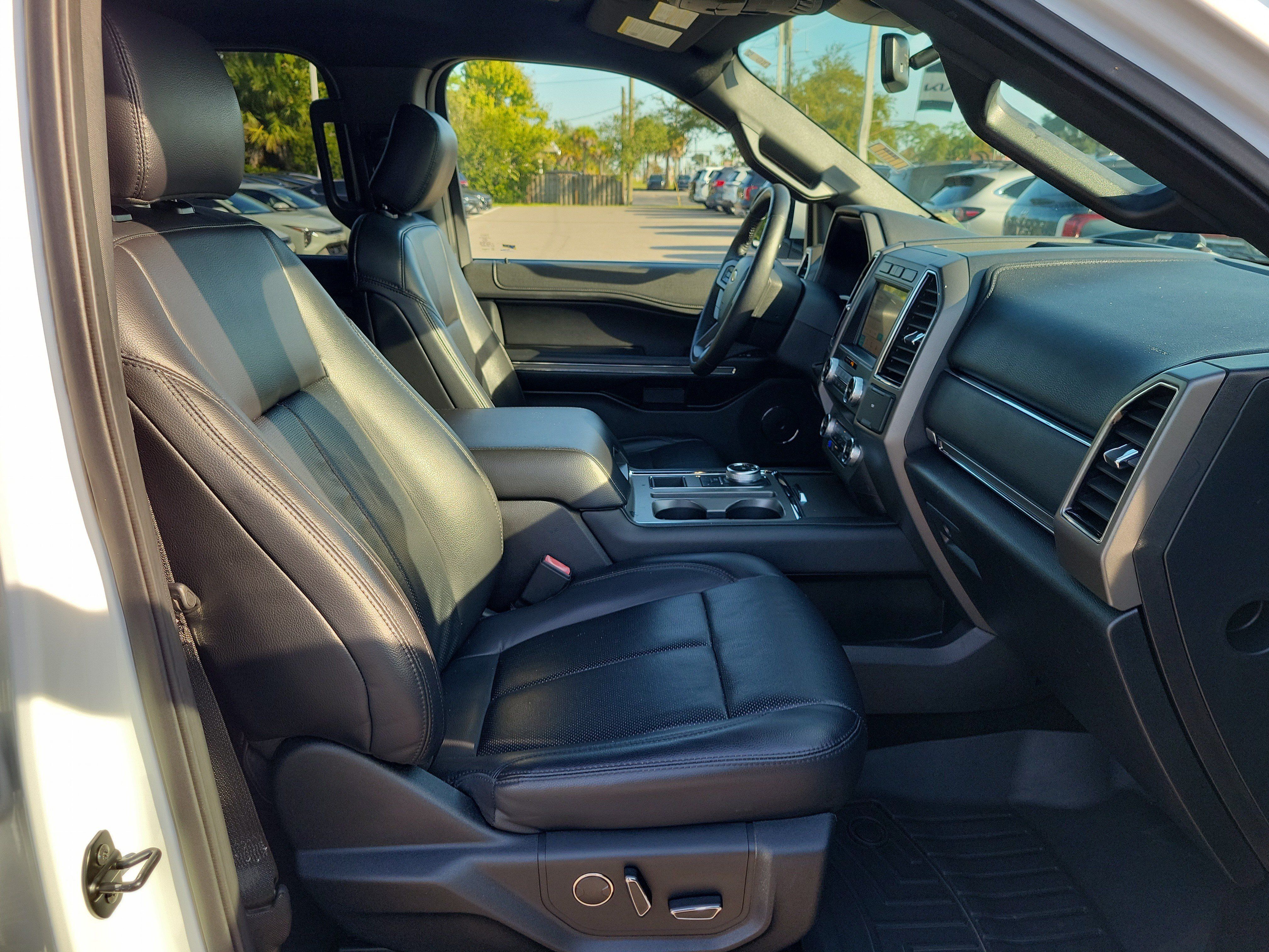 Used 2019 Ford Expedition XLT w/ Equipment Group 202A RWD image 7