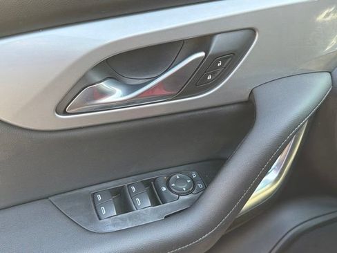 Used 2019 Chevrolet Blazer LT FWD image 18