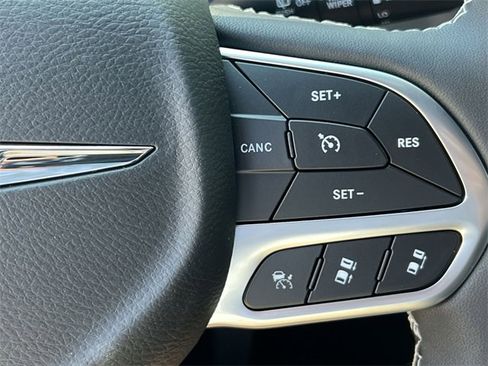 New 2026 Chrysler Pacifica Select image 26