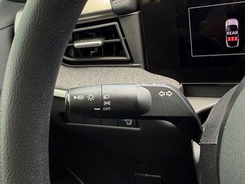 Certified 2025 Nissan Kicks SV FWD image 21