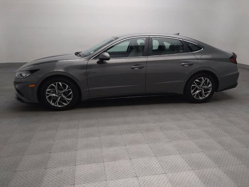 Used 2023 Hyundai Sonata SEL w/ Preferred Accessory Package FWD image 2