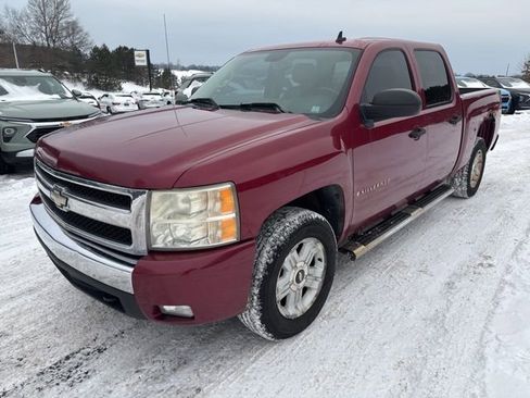 Used 2007 Chevrolet Silverado 1500 LT w/ 2LT Audio Package image 2