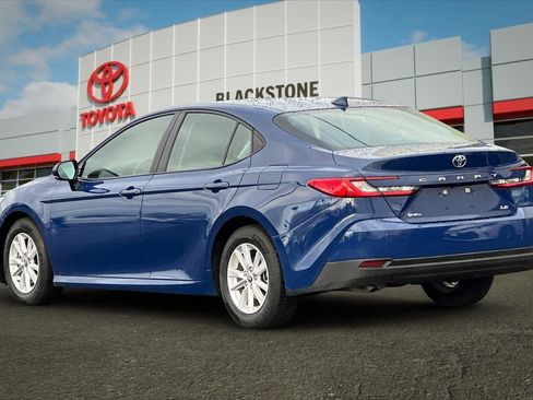 Certified 2025 Toyota Camry LE image 5