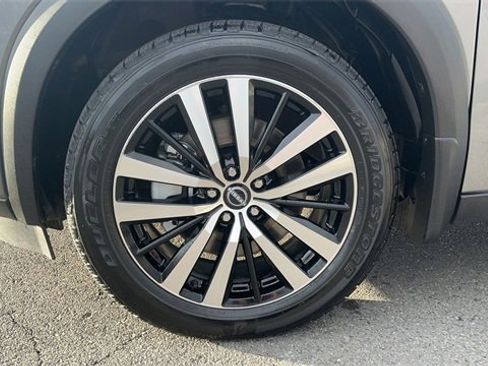 Used 2023 Nissan Pathfinder Platinum image 6