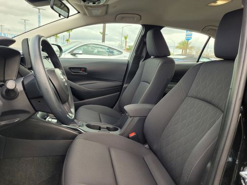 Used 2025 Toyota Corolla LE image 10