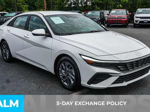 Used 2024 Hyundai Elantra SEL FWD image 3