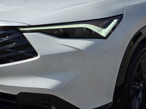 Certified 2025 Acura ADX A-Spec image 9