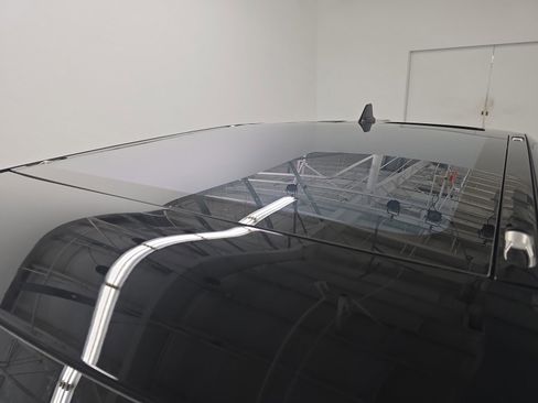 Used 2025 Rivian R1T Premium AWD/4WD image 13