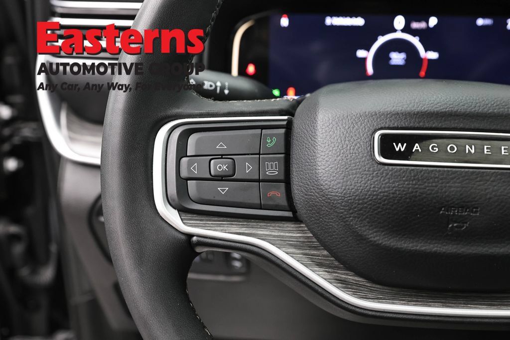 Used 2024 Jeep Wagoneer Series III w/ Premium Group I AWD/4WD image 15