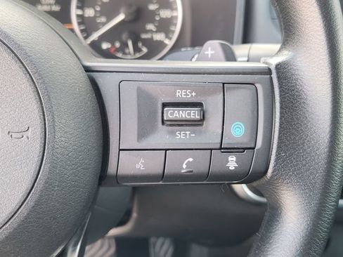 Used 2024 Nissan Rogue SV image 23