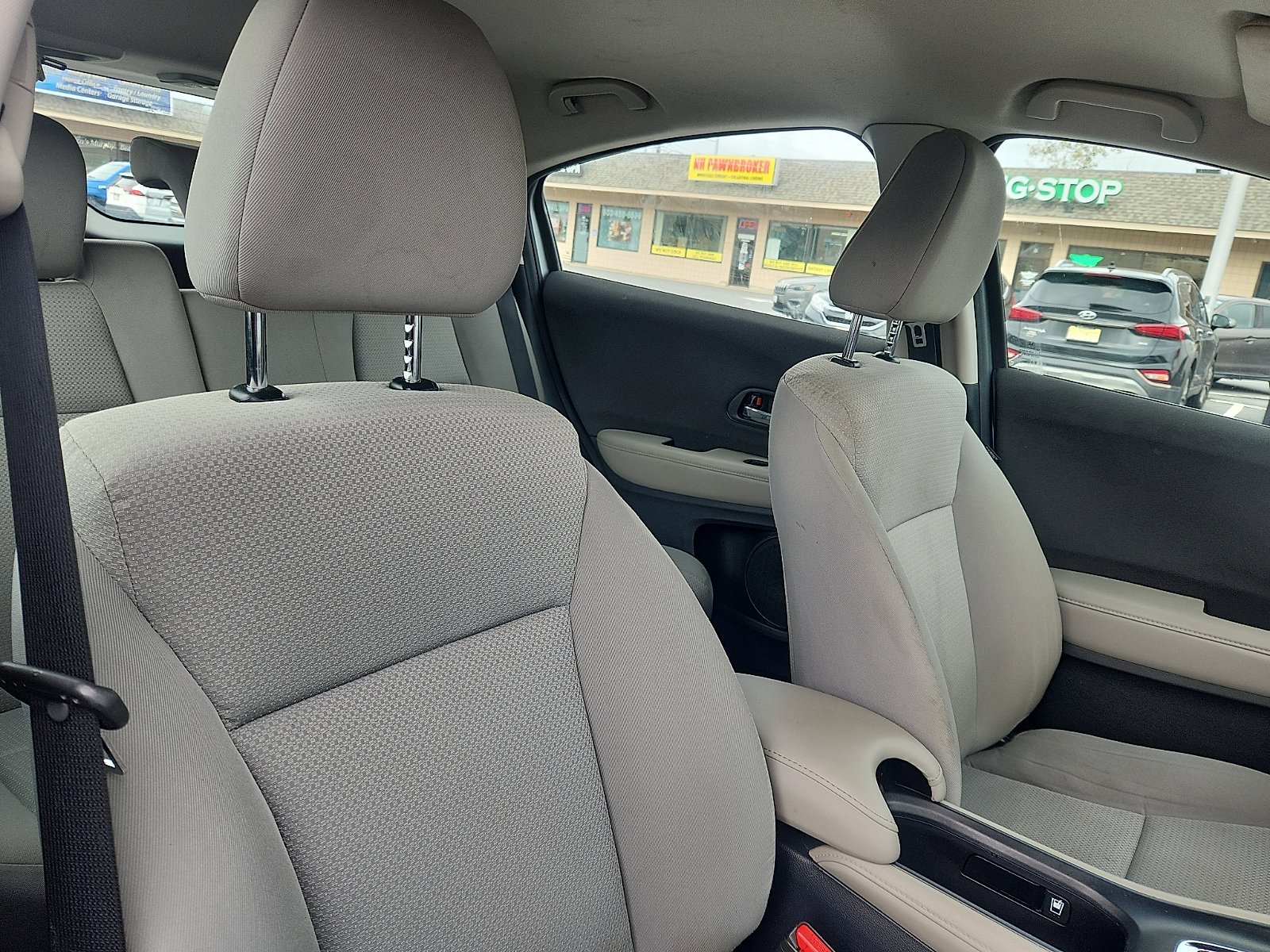 Used 2021 Honda HR-V LX image 31