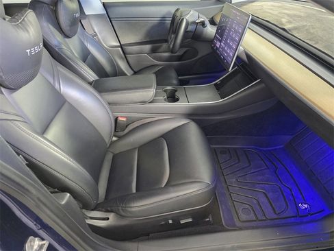 Used 2018 Tesla Model 3 Mid Range image 28
