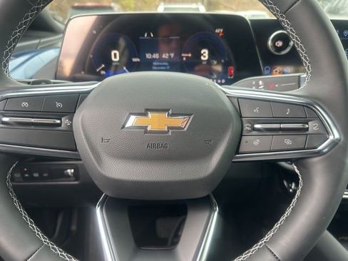 New 2026 Chevrolet Equinox EV LT AWD/4WD image 19