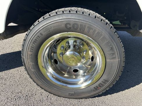 Used 2017 Ford F550 4x4 Regular Cab Super Duty image 19